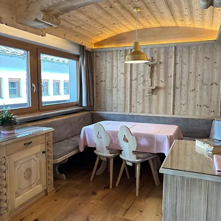 Appartement Rosa Sankt Johann in Tirol Pokoj fotografie