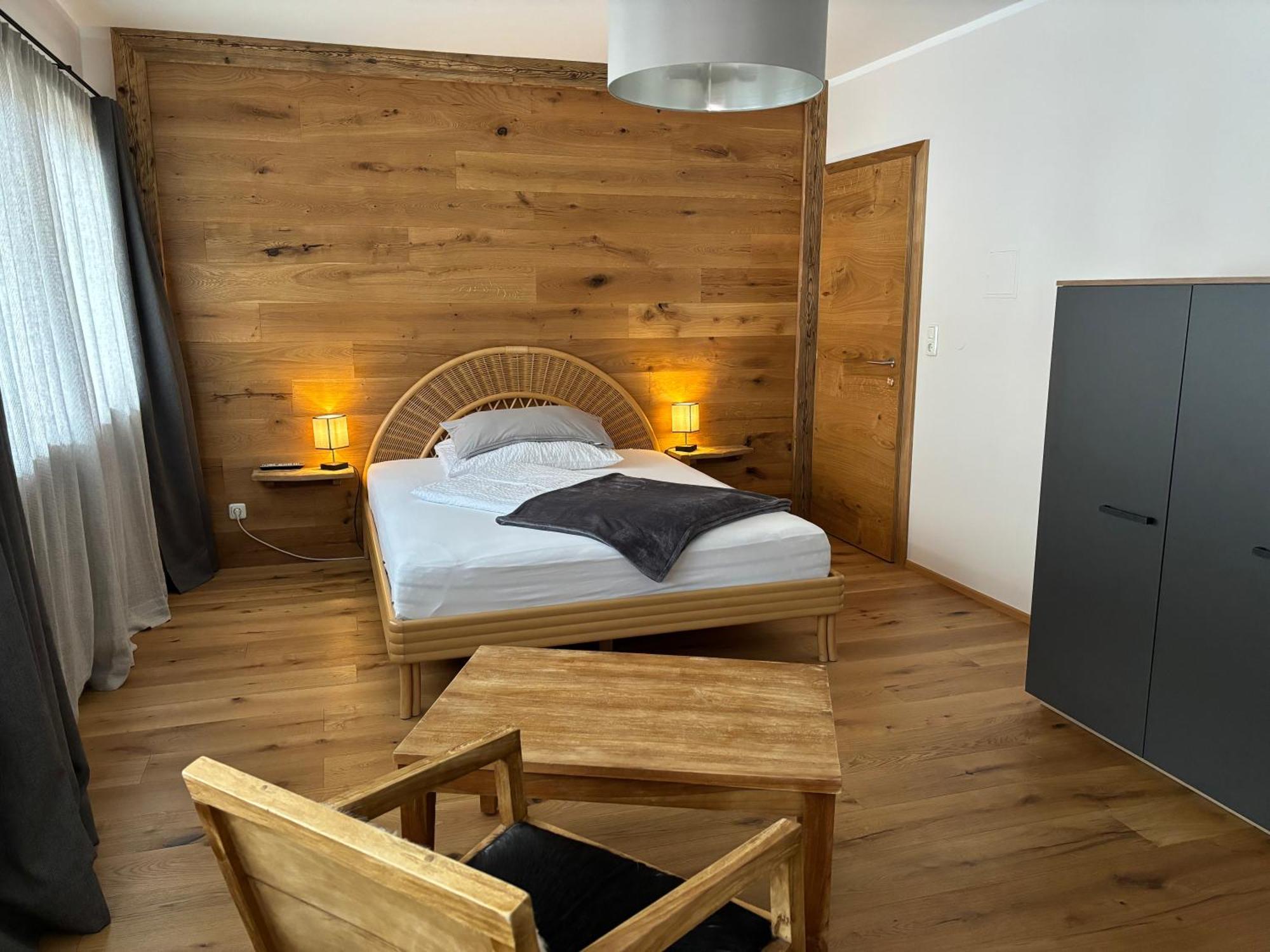 Rosa Apartment